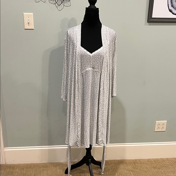 Rene Rofe Gray Patterned Robe Set - Picture 1 of 6